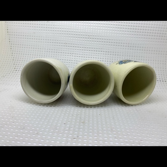 Vintage Porcelain Sake Set, 4 pcs 5-3/4"H Decanter & 2" Cups. - Picture 13 of 14
